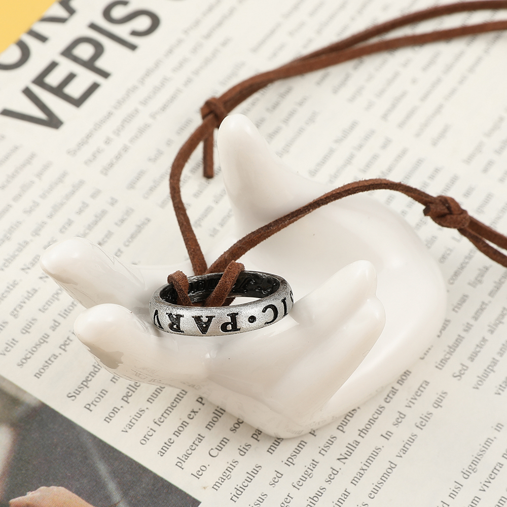 Game Anime Leather Chain Ring  - Vintage Fashion Jewelry のレビューと価格