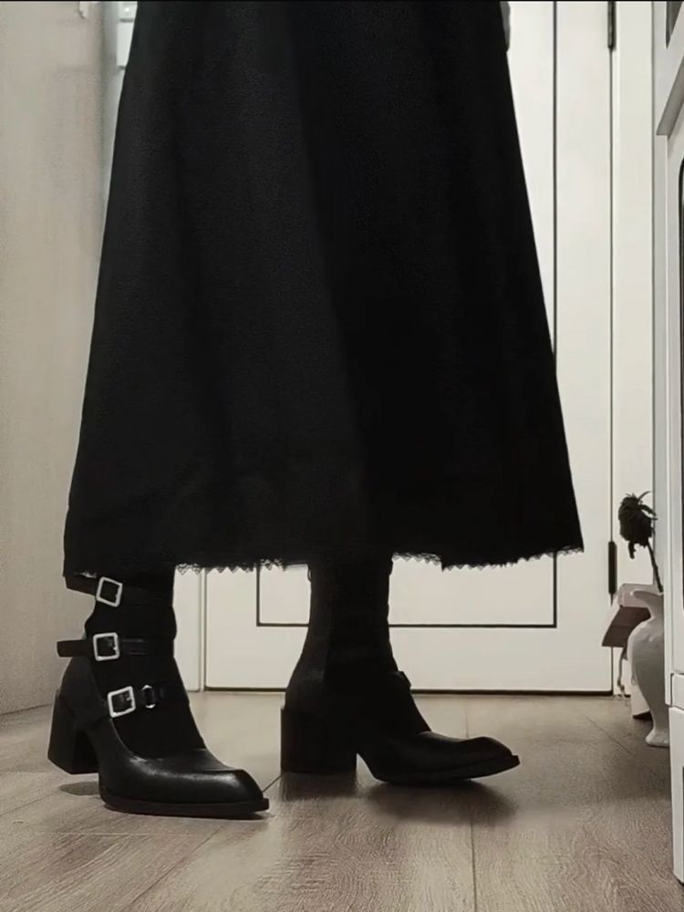 Japanese Gothic  Black Elegant - Vintage Fashion Fabrics のレビューと価格