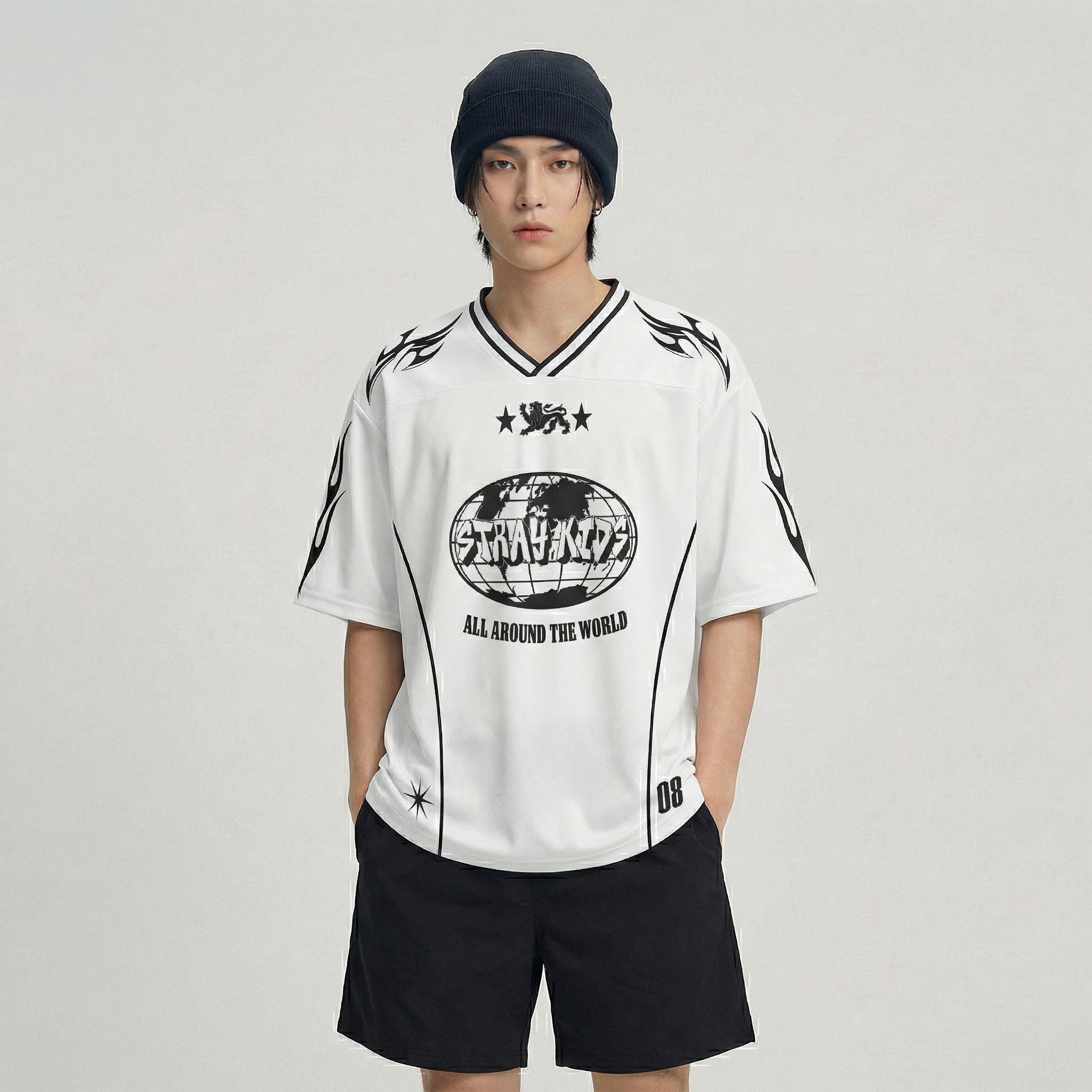 Stray Kids All Around The Worl - Vintage Fashion Toys のレビューと価格