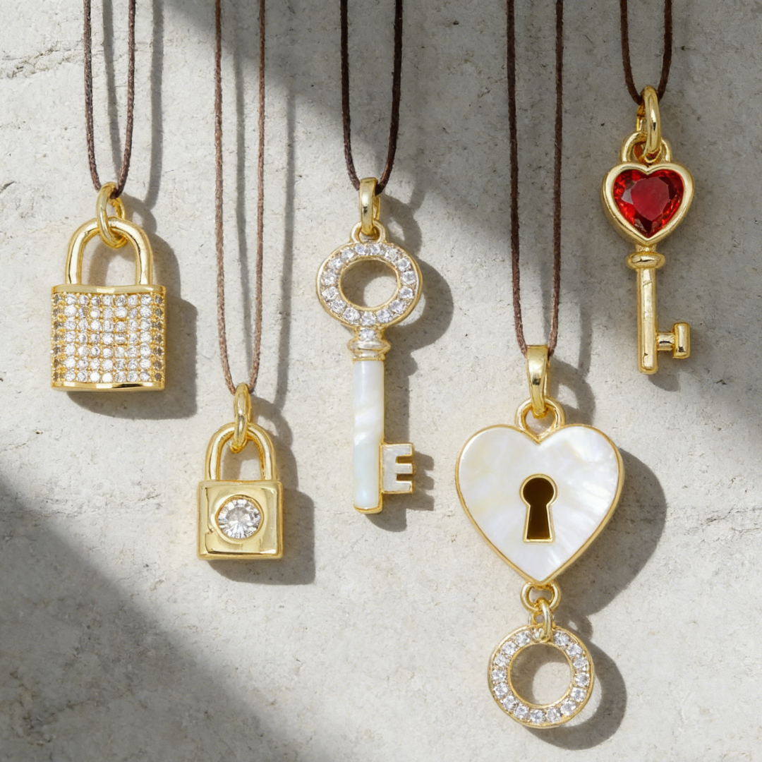 4Pcs Pendants Sparkling Heart  - Vintage Fashion Jewelry Necklaces のレビューと価格