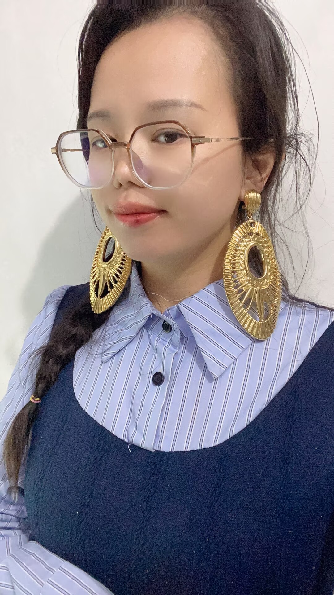 Vintage Gold Hollow Oval Sunbu - Vintage Fashion Look のレビューと価格