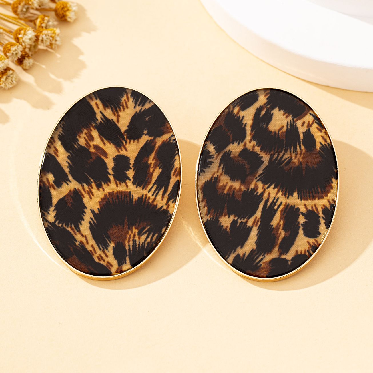 A Pair of Women's Earrings, Ex - Vintage Fashion Illustrations のレビューと価格