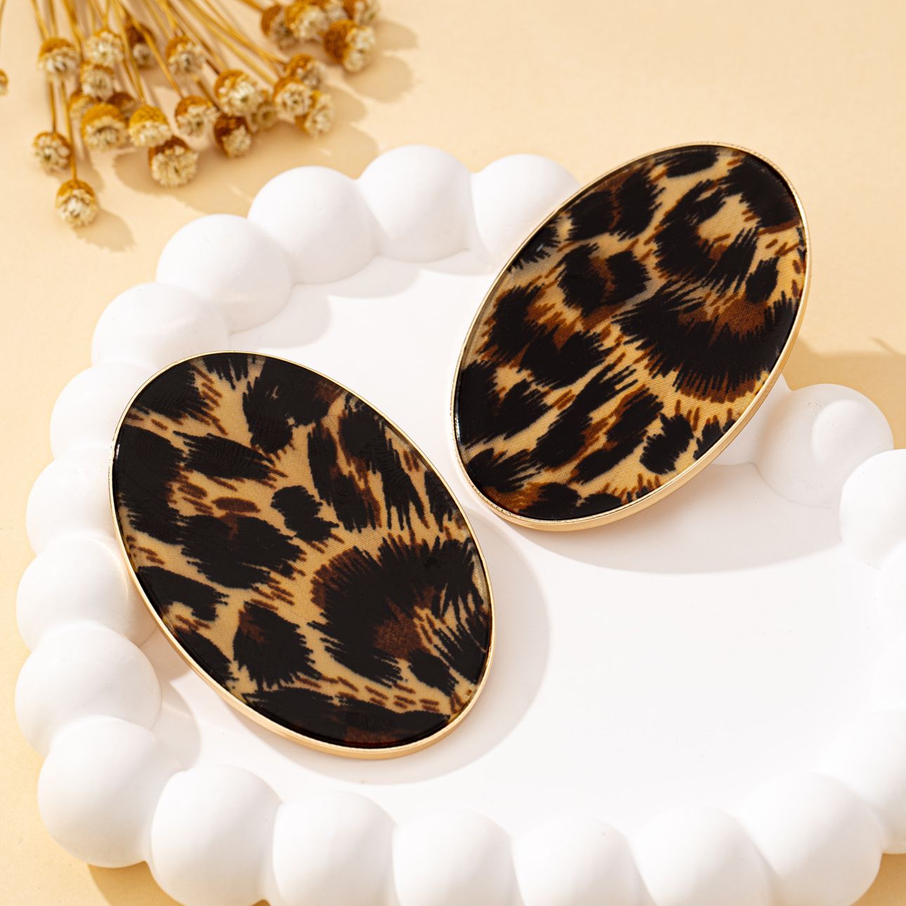 A Pair of Women's Earrings, Ex - Vintage Fashion Illustrations のレビューと価格
